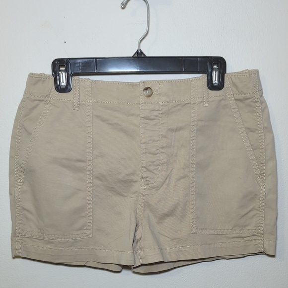 NEW Banana Republic Tan Chino Shorts Garment-Dyed 3" inseam Women's Size 8 - Picture 1 of 5